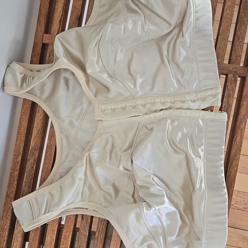 Enell Sports Bra front closure